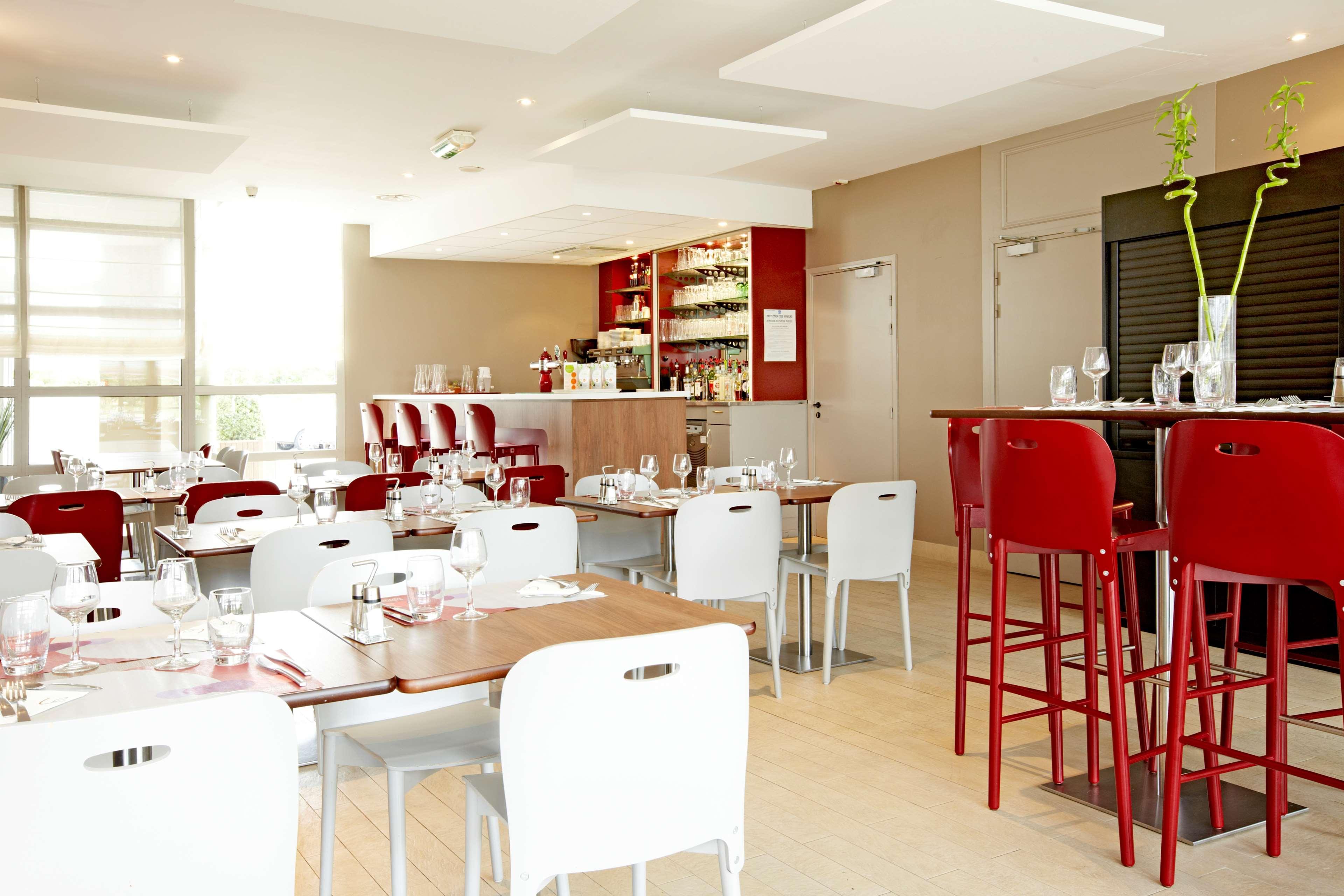 Campanile Marne La Vallee - Bussy Saint-Georges Restoran fotoğraf